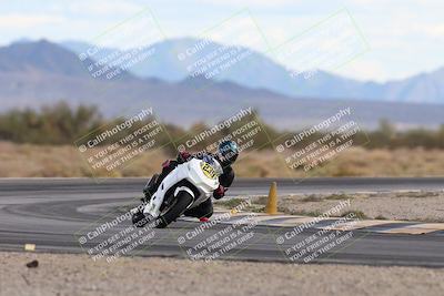 media/Nov-16-2025-Race Pace (Sun) [[8c5fa54630]]/Non Verified Riders (1st 20 Minutes)/5-Turn 15 (110pm)/